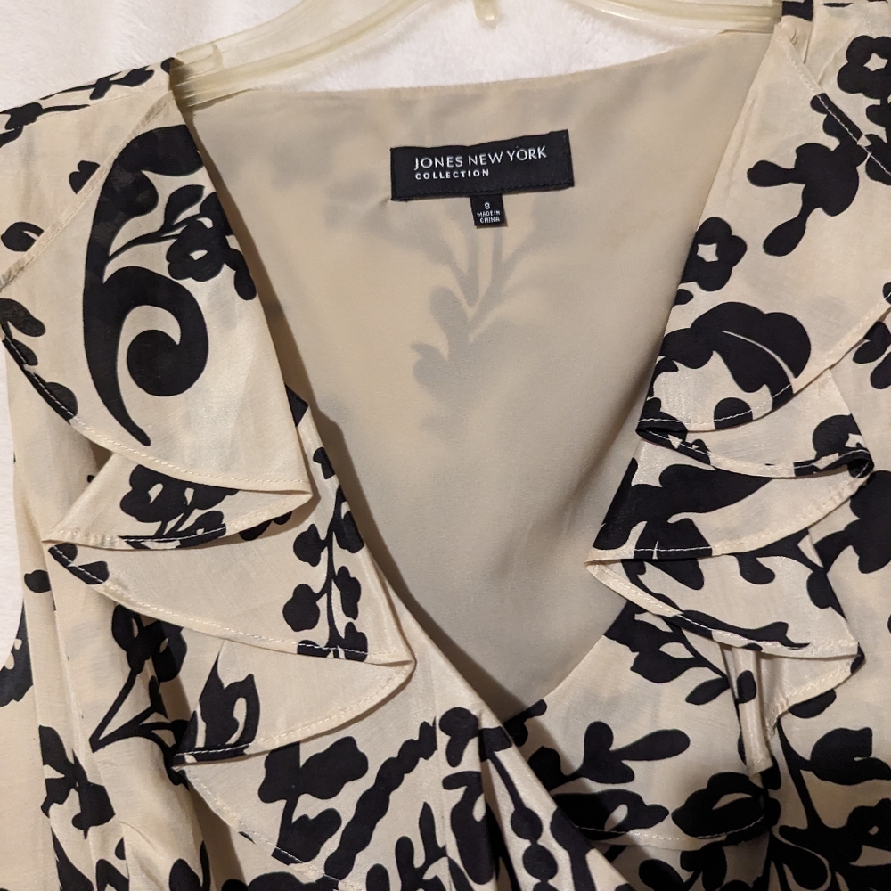 Cream and black floral chiffon sundress from Jones New York. Size 8.